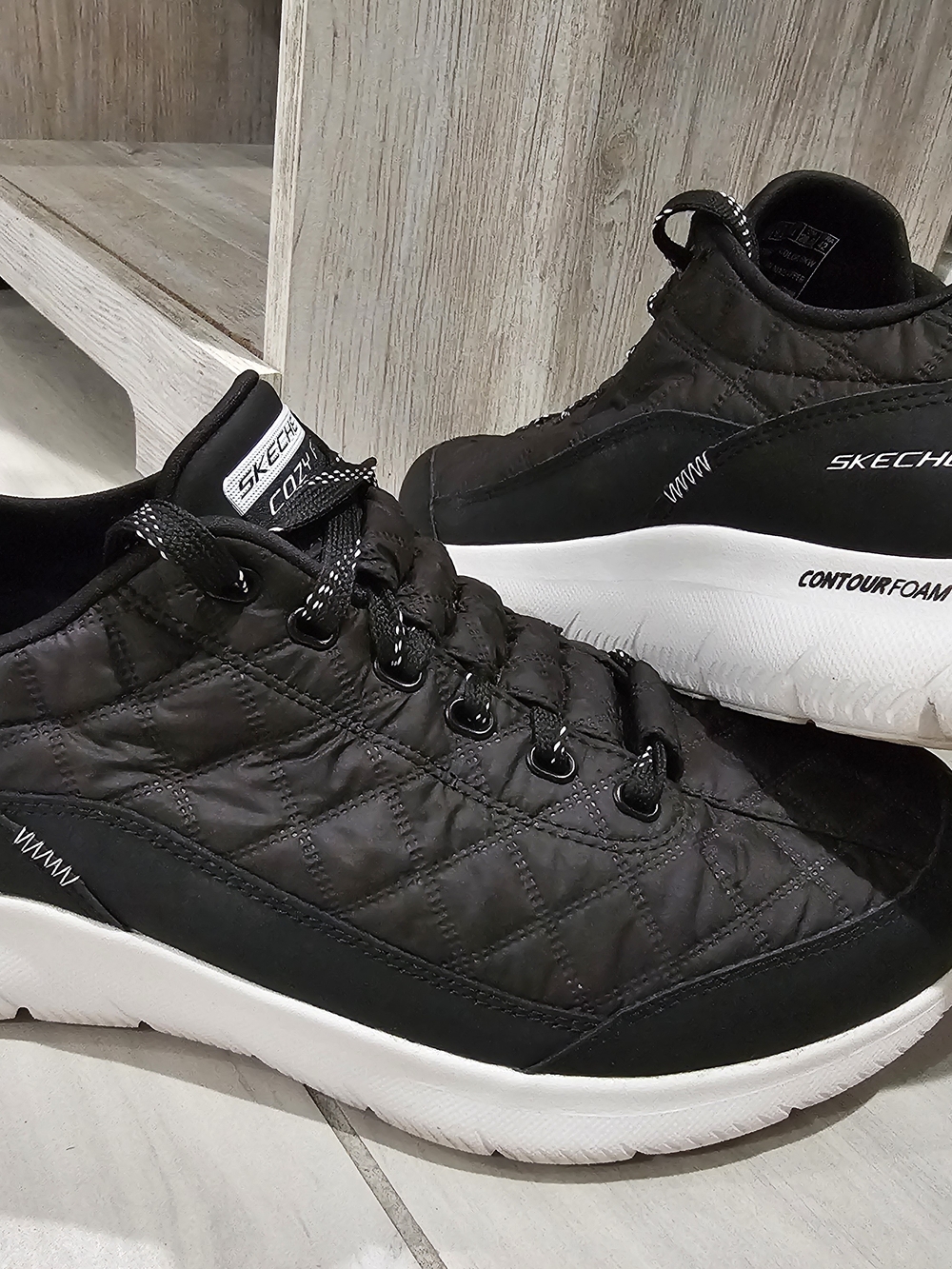 Skechers Cozy Fit Men's Black Quilted Sneakers With Comfort Foam Size 10.5 Wide